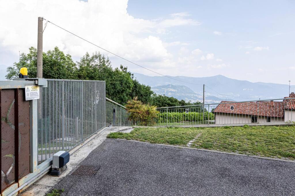 La Dolce Vita - Vista Lago E Piscina Parzanica Dış mekan fotoğraf