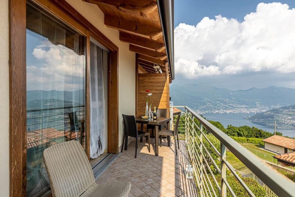 La Dolce Vita - Vista Lago E Piscina Parzanica Dış mekan fotoğraf