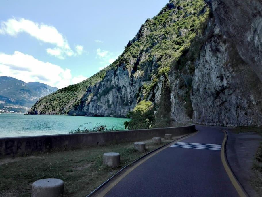La Dolce Vita - Vista Lago E Piscina Parzanica Dış mekan fotoğraf